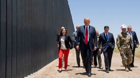 Trump celebra construcción de más de 200 millas del muro fronterizo «más poderoso y completo» del mundo