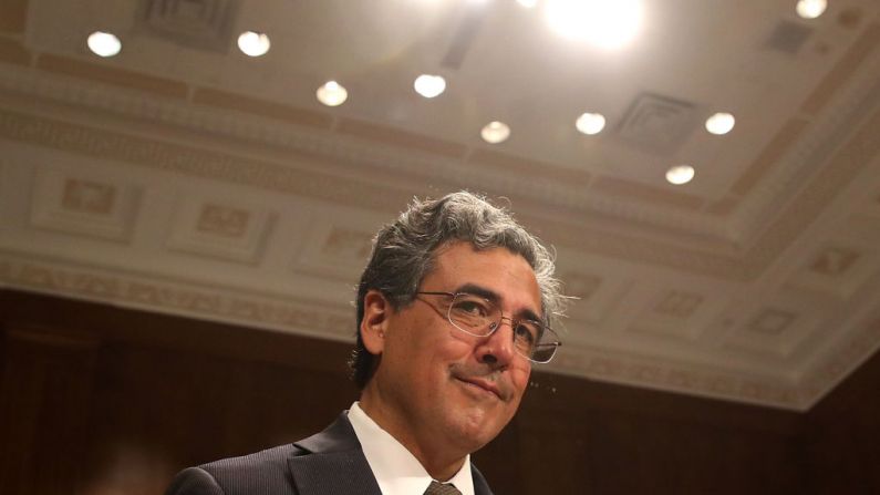 Noel Francisco, candidato al Procurador General, asiste a su audiencia de confirmación del Comité Judicial del Senado en Capitol Hill en Washington, el 10 de mayo de 2017. (Mark Wilson / Getty Images)
