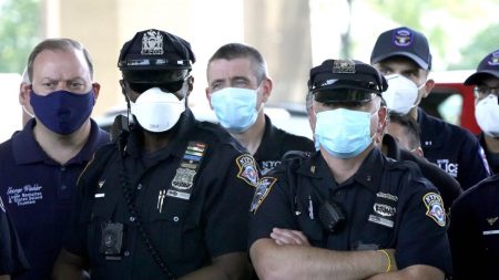 El NYPD eliminará las unidades anticrimen, dice comisionado