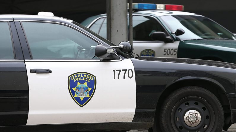 Patrulla de autos en la sede de la Policía de Oakland el 6 de diciembre de 2012 en Oakland, California, el 6 de diciembre de 2012. (Justin Sullivan/Getty Images)