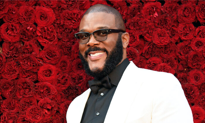 El actor, Tyler Perry, asiste a la gran inauguración de los estudios Tyler Perry en Atlanta, Georgia, el 5 de octubre de 2019. (Paul R. Giunta/Getty Images)
