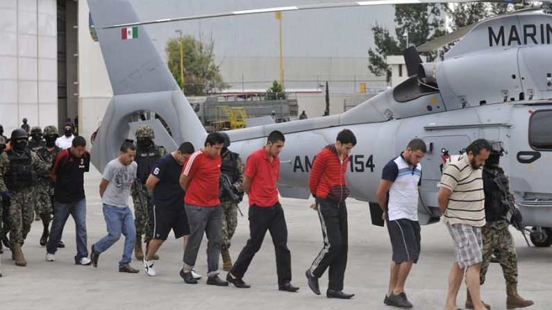 Efectivos militares escoltan a varios integrantes del Cártel Jalisco Nueva Generación. EFE/Mario Guzmán/Archivo

