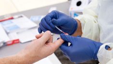 Regeneron inicia ensayos clínicos de cóctel de anticuerpos para tratamiento del virus del PCCh