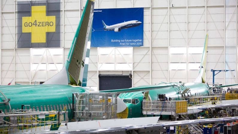 Aviones Boeing 737 MAX son fotografiados en la fábrica de Boeing Renton en Renton, Washington el 27 de marzo de 2019. (JASON REDMOND/AFP vía Getty Images)
