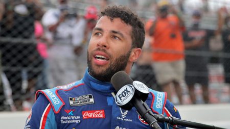 Bubba Wallace, piloto de la NASCAR, insiste en que la soga en el garaje era una horca