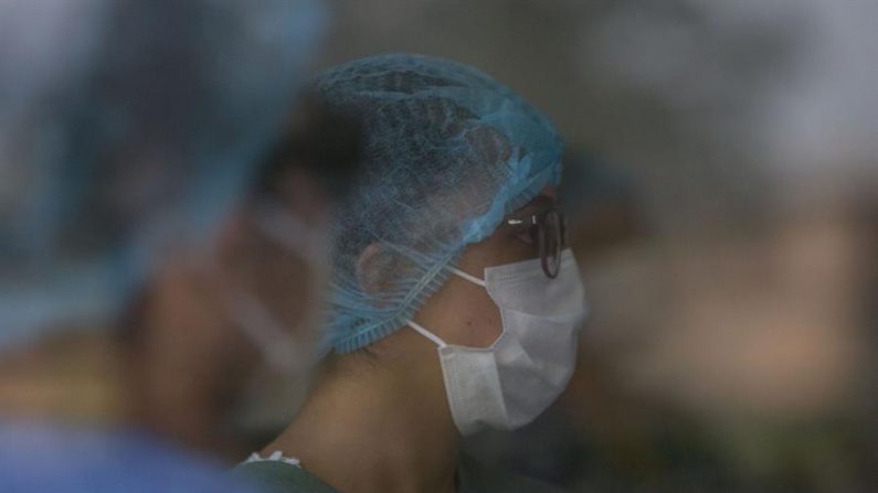 En este momento, el Roosevelt registra 143 pacientes dentro del servicio de atención por coronavirus y 40 de estos se encuentran en un área de ventilación. EFE/Esteban Biba/Archivo
