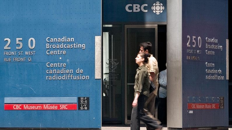 Edificio de la Canadian Broadcasting Corporation (CBC) en el centro de Toronto. Imagen de archivo, 7 de junio de 2006 . (GEOFF ROBINS/AFP a través de Getty Images)