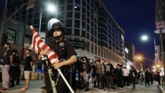 Miles de manifestantes toman las calles de todo el país a pesar del toque de queda
