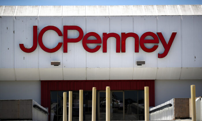 Una imagen de una tienda JCPenney cerrada temporalmente en The Shops at Tanforan Mall, en San Bruno, California, el 15 de mayo de 2020. (Justin Sullivan/Getty Images)
 
