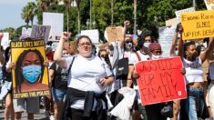El aumento de COVID-19 estaría vinculado a las protestas, dice funcionaria de salud de Los Ángeles