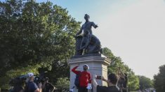 Manifestantes anuncian plan para derribar Estatua de la Emancipación mientras delegada pide remoción