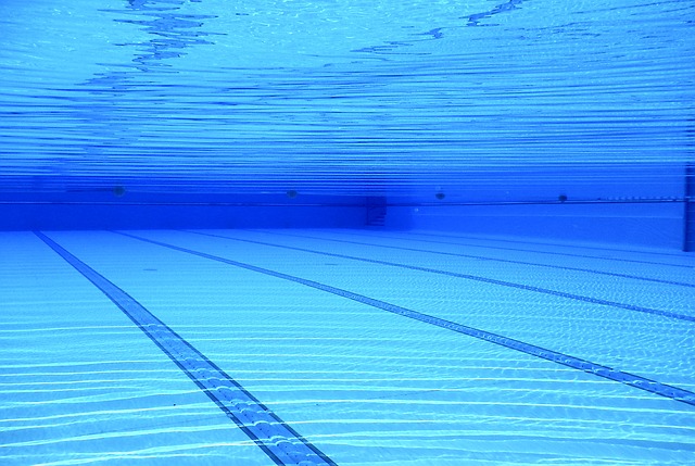 Una foto de archivo de una piscina. (Pixabay)
