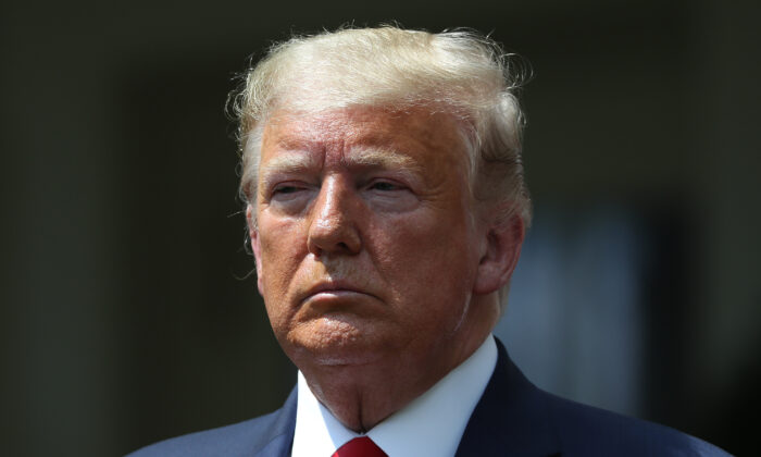 El presidente Donald Trump participa en una conferencia de prensa en la Rosaleda de la Casa Blanca el 5 de junio de 2020. (Chip Somodevilla/Getty Images)