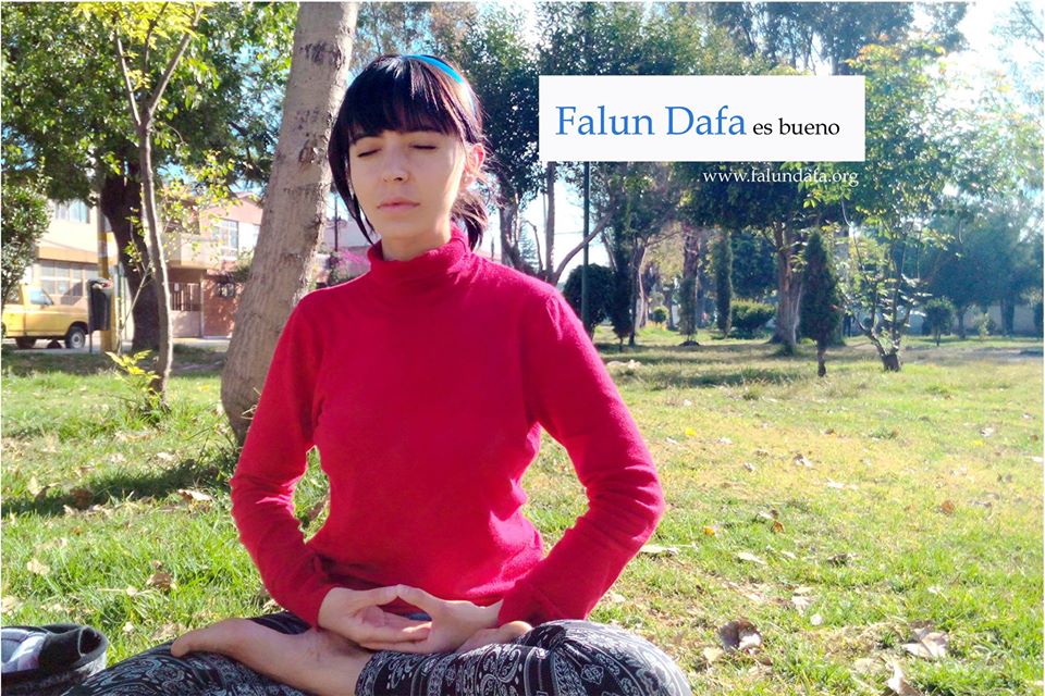 Los ejercicios de Falun Dafa, que incluyen una meditación, permiten que Jeny entre en la tranquilidad y obtenga serenidad y paz interior. (Cortesía de Jennifer Pascual)