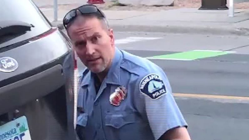 Oficial de policía de Minneapolis Derek Chauvin despedido. (Cortesía: Darnella Frazier/Facebook)