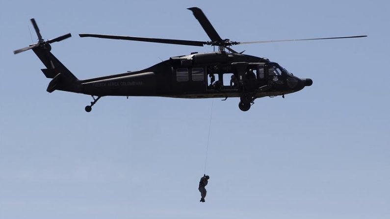 Vista de un helicóptero Black Hawk de la Fuerza Aérea Colombiana. EFE/Luis Eduardo Noriega/Archivo