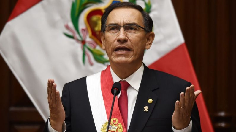 El expresidente peruano Martín Vizcarra se dirige al congreso durante la conmemoración del aniversario de la independencia, el 28 de julio de 2018 en Lima (Perú). (Teo Bizca/AFP a través de Getty Images)