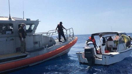 La Guardia Costera de EE.UU. intercepta una embarcación con 25 haitianos