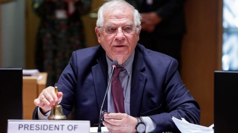 El alto representante de la UE para la Política Exterior, Josep Borrell, asiste a una reunión de ministros de asuntos exteriores de la UE en el edificio del Consejo Europeo en Bruselas (Bélgica), el 13 de julio de 2020. (Stephanie Lecocq/POOL/AFP vía Getty Images)