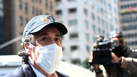 Michael Cohen, exabogado de Trump, vuelve a prisión