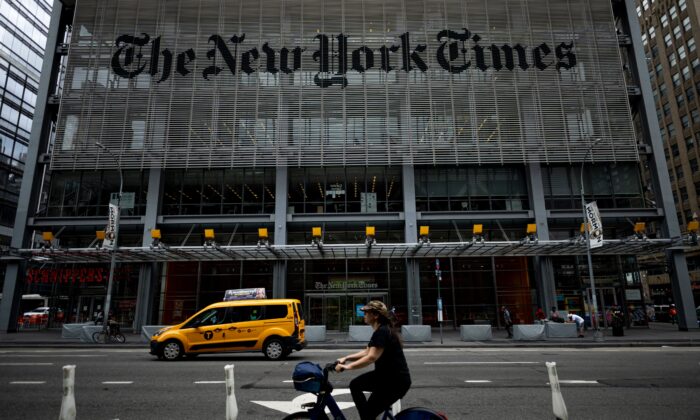 El edificio del New York Times el 30 de junio de 2020 en la ciudad de Nueva York. (JOHANNES EISELE/AFP vía Getty Images)