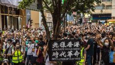 Autoridades de Hong Kong prohíben canción de protesta en escuelas, libertades se erosionan aún más