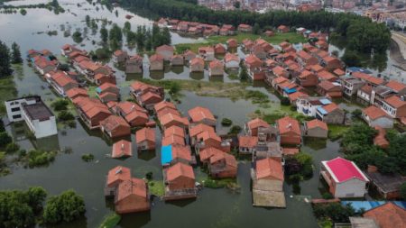 Inundaciones históricas causan estragos en grandes extensiones del sur de China