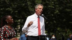 Alcalde de Nueva York anima a las escuelas a convertir calles y parques en aulas al aire libre