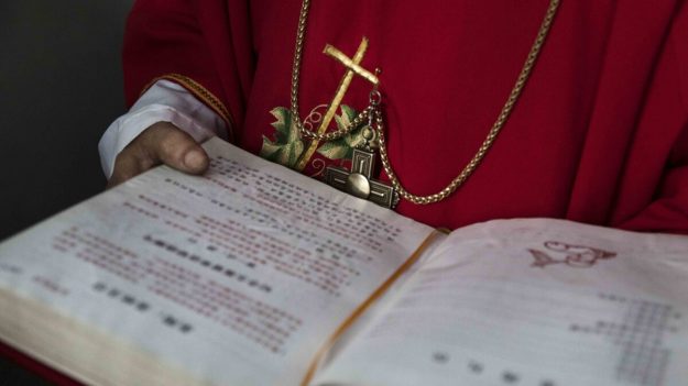 China al Descubierto: Iglesias de China deben adorar al régimen comunista en sus sermones
