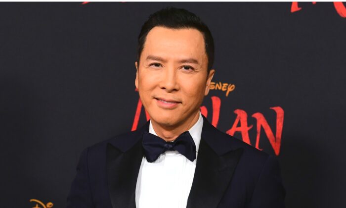 El actor de Hong Kong, Donnie Yen, asiste al estreno mundial de "Mulan" de Disney en el Dolby Theatre de Hollywood el 9 de marzo de 2020. (Frederic Brown/AFP vía Getty Images)
