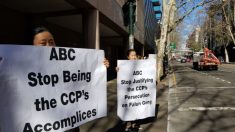 Comunidad de Falun Gong protesta fuera de la sede de la ABC antes de la emisión de varios reportajes