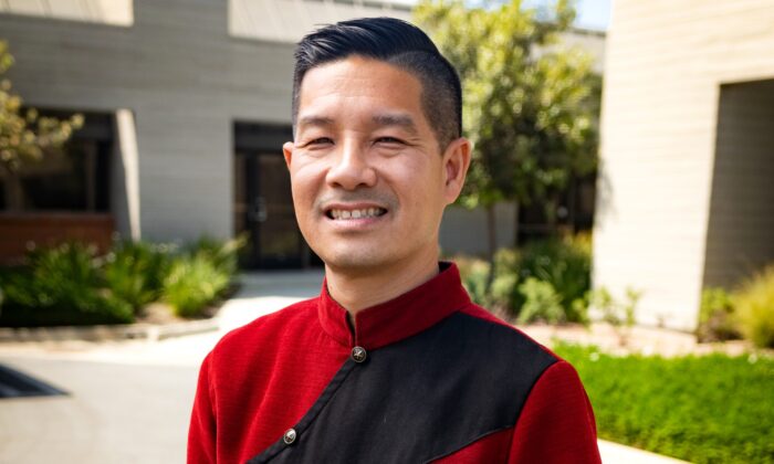 Tam Nguyen es presidente de la escuela de belleza más grande de Estados Unidos, Advanced Beauty College, en el Condado de Orange, California (John Fredricks/The Epoch Times)
