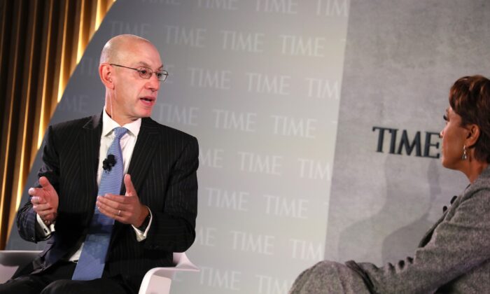 Comisionado de la NBA, Adam Silver, habla durante la Cumbre de Salud TIME 100 en la ciudad de Nueva York el 17 de octubre de 2019. (Brian Ach/Getty Images para la Cumbre de Salud del TIME 100)