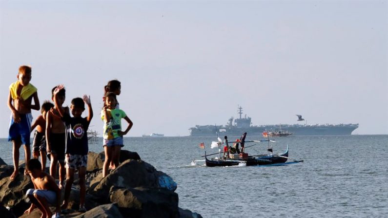La Guarda Costera de Filipinas busca a 14 pescadores filipinos que desaparecieron el 28 de junio de 2020 tras chocar con un buque chino en el Mar de China Meridional. EFE/ Francis R. Malasig/Archivo