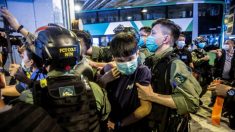Nueva fuerza de seguridad nacional arresta durante su primer operativo a 4 estudiantes de Hong Kong