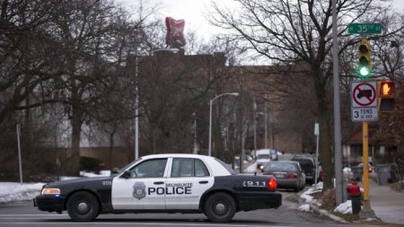 Policías de Kentucky rescatan bebé de 9 meses después de un accidente de un vehículo robado