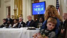 Trump denuncia la “cruzada antipolicial” y escucha a familias socorridas por las fuerzas del orden