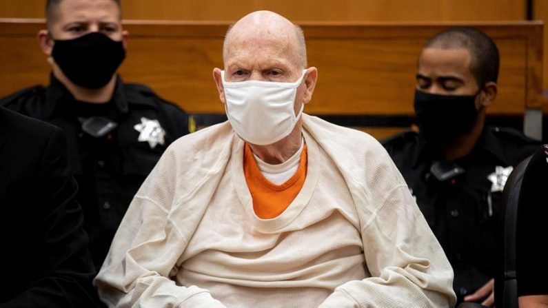 El expolicía Joseph DeAngelo, conocido como el "Golden State Killer", asiste a una corte en Sacramento, California (EE.UU.), este 20 de agosto de 2020. EFE/EPA/SANTIAGO MEJIA
