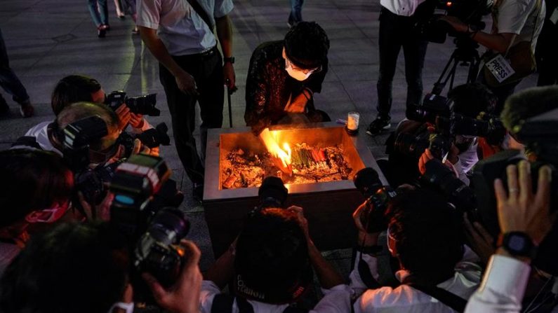 Nagasaki hizo hoy, en el 75 aniversario del bombardeo atómico a la ciudad, un llamamiento a las potencias nucleares para que abran el camino hacia un mundo sin esas armas.EFE/EPA/DAI KUROKAWA
