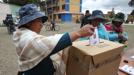 Una ley fija el 18 de octubre como tope para las elecciones en Bolivia