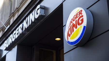 Empleado de Burger King que recibió modesto regalo por nunca faltar en 27 años recibe gran suma en GoFundMe