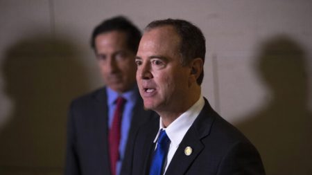 Cámara de Representantes podría citar a funcionarios a testificar sobre interferencia electoral: Schiff