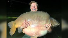 “No estaba pescando para un récord mundial” dijo el pescador que atrapó una carpa de 112 libras