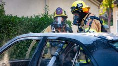 Explota un auto en un vecindario residencial de Irvine