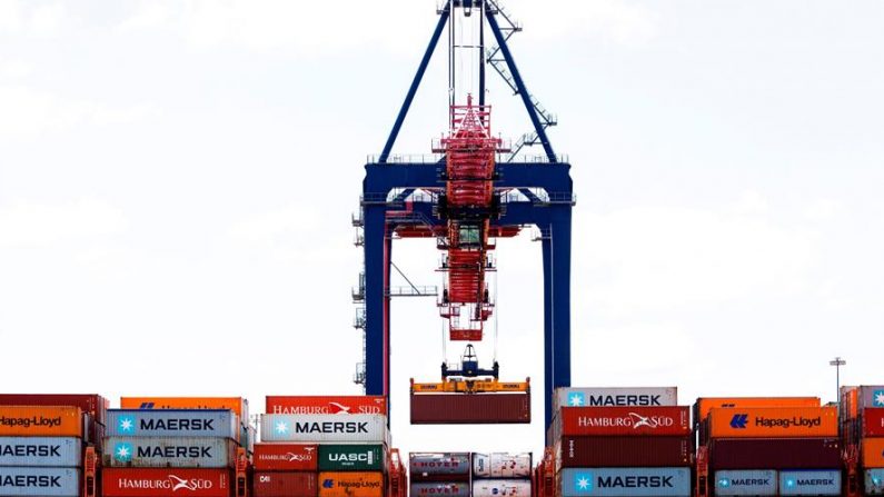 Según el Departamento de Comercio de Estados Unidos, en junio las exportaciones crecieron un 9.4 %, hasta los 158,300 millones de dólares. EPA/JUSTIN LANE/Archivo