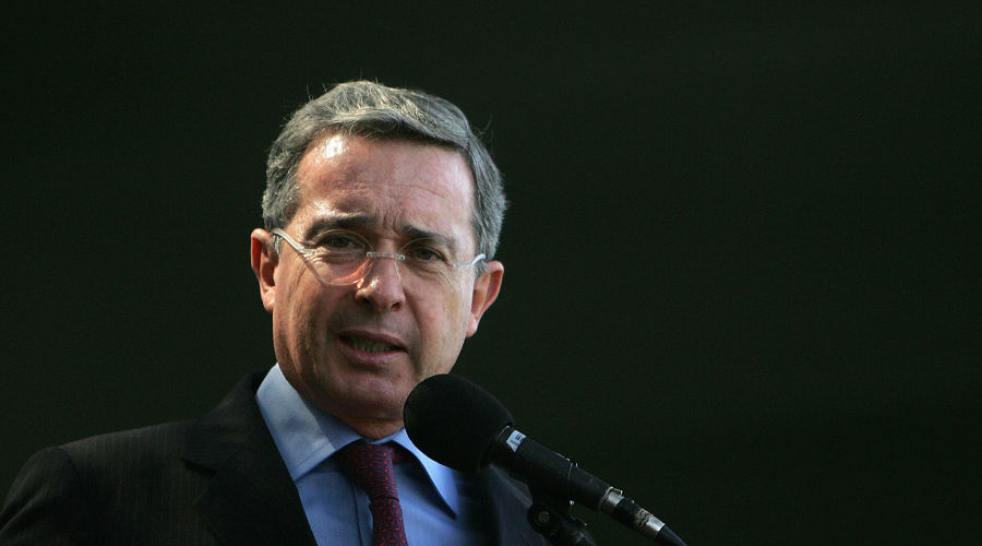 Corte colombiana ratifica que no investigará a Uribe por escándalo de compra de votos