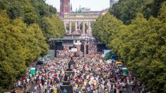 Miles de manifestantes exigen en Berlín el fin de las restricciones por el COVID-19