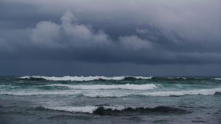 Alertan de posible depresión tropical en el oeste del Mar Caribe