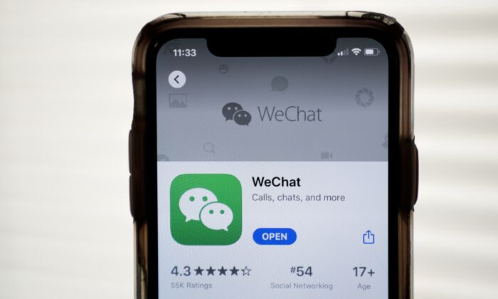 En esta ilustración fotográfica, la aplicación WeChat se muestra en la App Store de un iPhone, el 7 de agosto de 2020 en Washington, DC. (Drew Angerer/Getty Images)