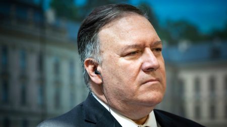 Pompeo considera que el poder económico hace a China más temible que la URSS